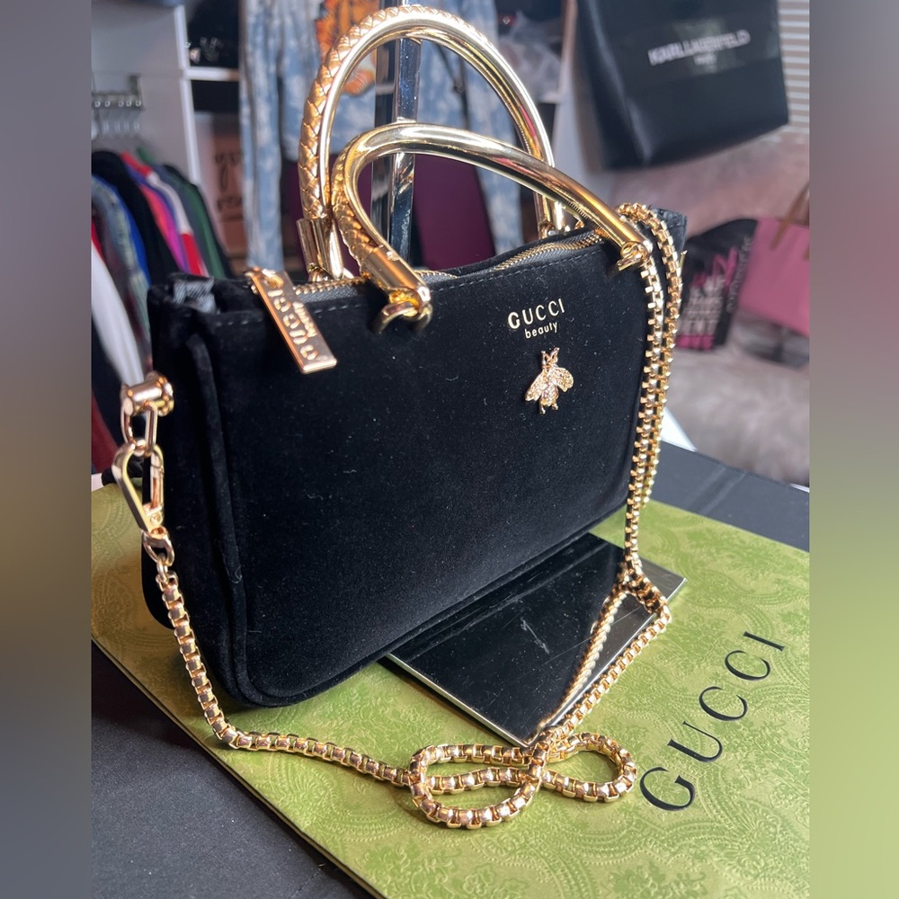 Authentic Gucci Beauty crossbody - Picture 5 of 9